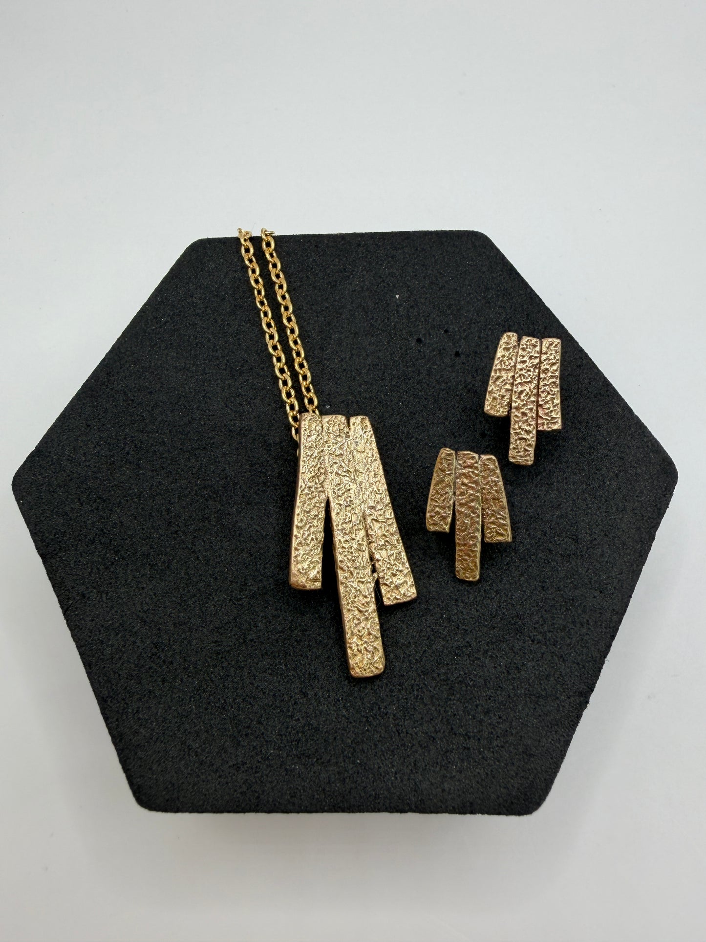 Sunny Bronze Textured Necklace and Earring Gift Set